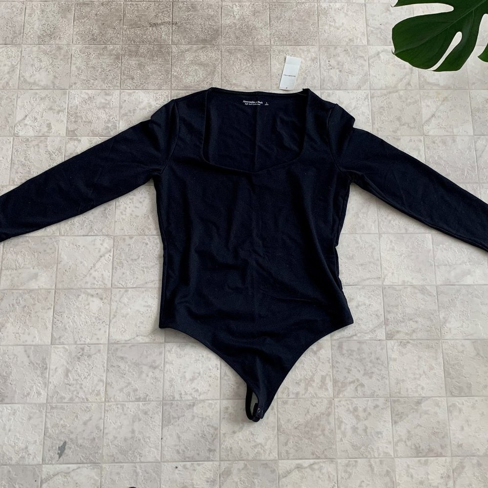 Never Worn Abercrombie Black Long Sleeve Body Suit with Sweetheart Neckline